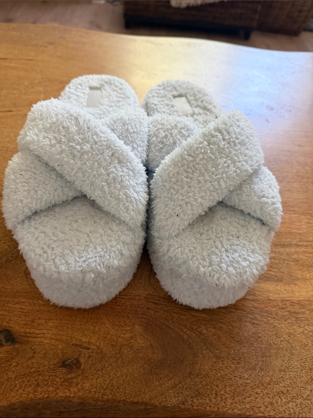 PINK Victoria's Secret Light Gray Fuzzy Cross-Band Slippers